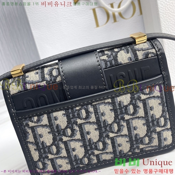 #��� 30 ������ ����ũ�� �ڽ��� 900879-100