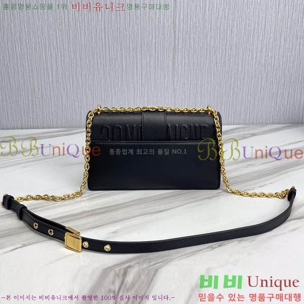 #��� 30 ���״� �̽�Ʈ ����Ʈ ü�ι� M93351-103