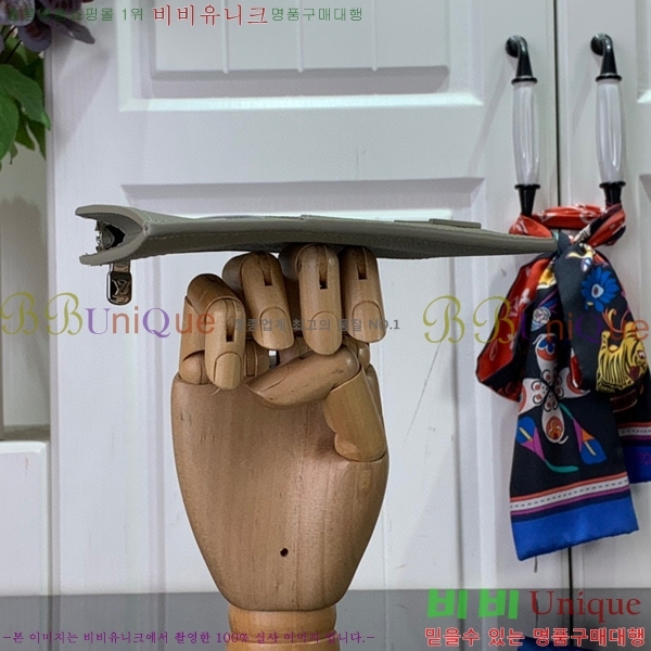 #���̺��� ���� ī�� Ȧ�� M82282-100