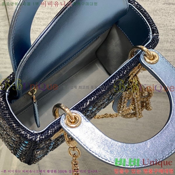 #��� ���̵�� �̴� M050566-301