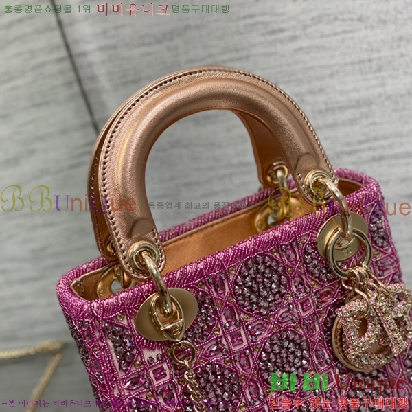 #��� ���̵�� �̴� M050566-300