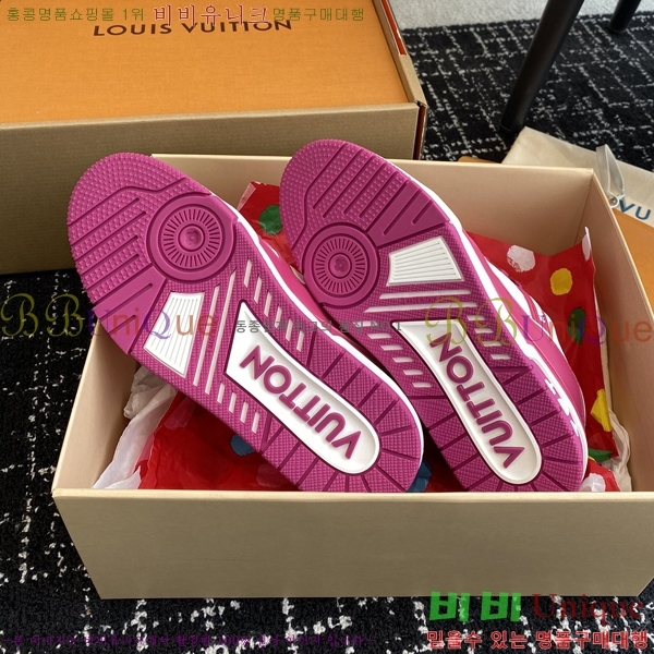 ���̺��� LV Ʈ���̳� ����Ŀ�� 48L2412435-6