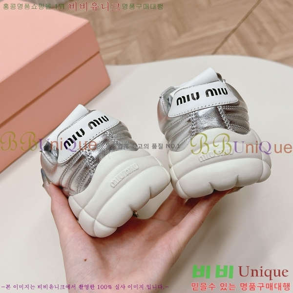 ���� �̿�̿� ����Ŀ�� 32MU24779-1