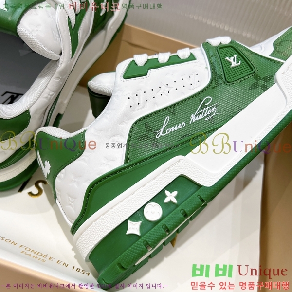 NEW LV Ʈ���̳� ����Ŀ�� 44L2412435-2