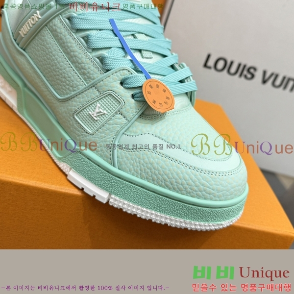 ���̺��� LV Ʈ���̳� ����Ŀ�� 48L2412435-4