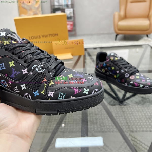 NEW LV Ʈ���̳� ����Ŀ�� 45L25311201-2