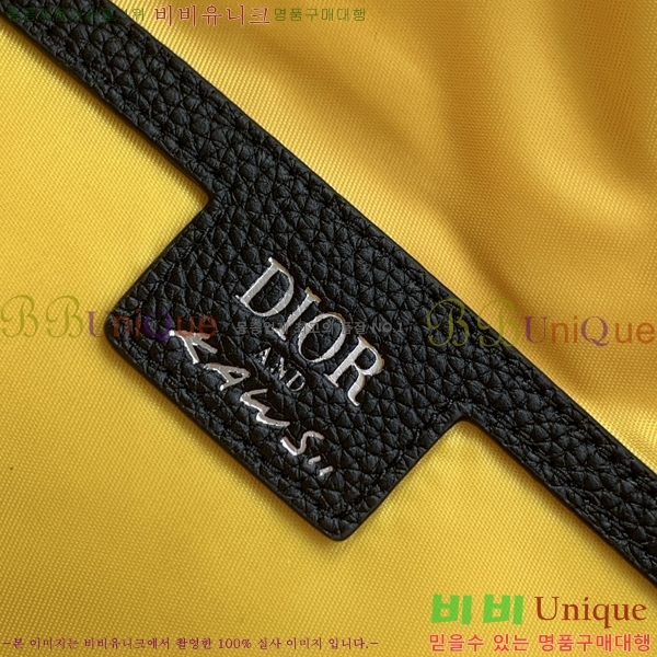 #��� ���̴� 2.0 KAWS ��Ʈ�� 1ESBO077-1