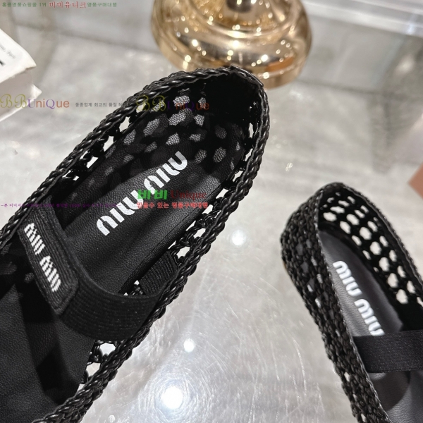 �̿�̿� �߷����� �÷� 33MU2552210-2