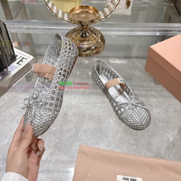 �̿�̿� �߷����� �÷� 33MU2552210-3