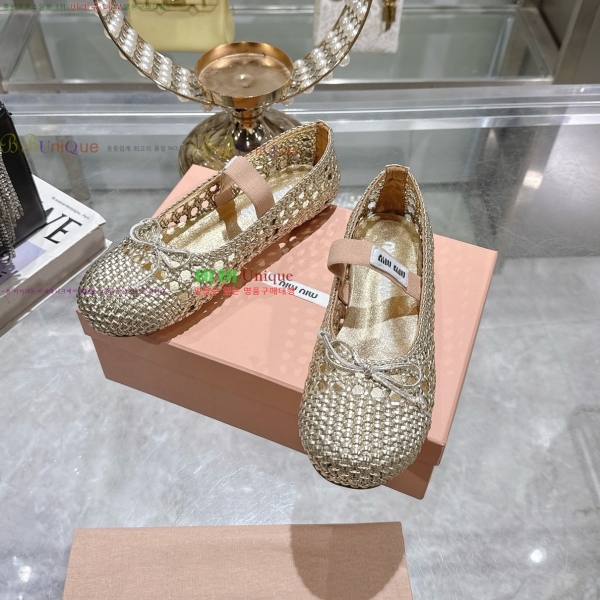 �̿�̿� �߷����� �÷� 33MU2552210-1