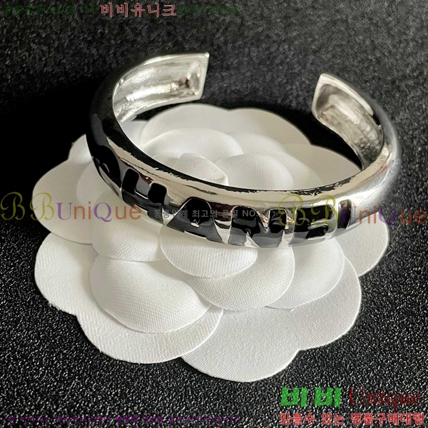 ��* ���� CH667709-4