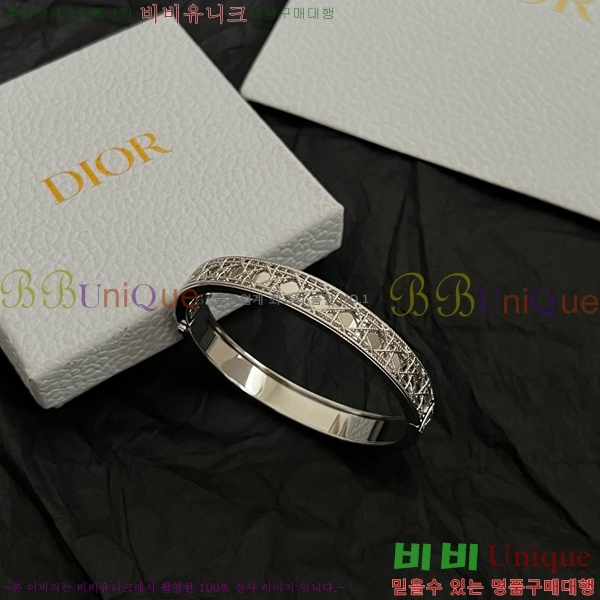 ��� ���� D4O12055-5