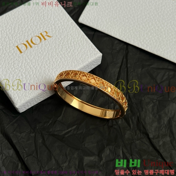 ��� ���� D4O12055-5