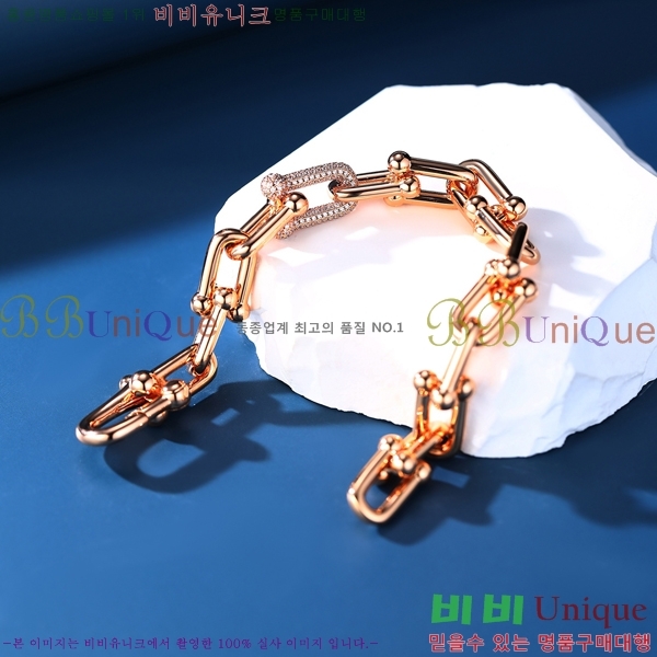 �������� Ƽ�Ĵ� ���� TIF047478-3