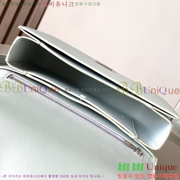 #�ο��� Goya ũ�ν��� LOEW9067-108