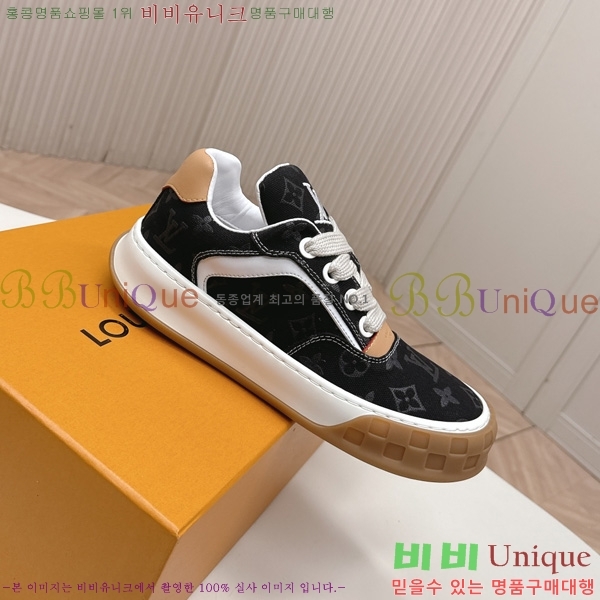 �������� ���̺��� Tilted Sneaker ����Ŀ�� LV402282-4