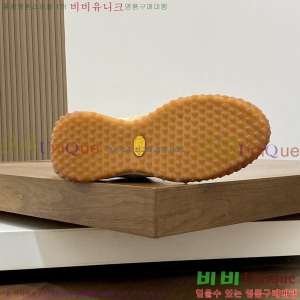 ���� ��**�� ����Ŀ�� M1022490-5