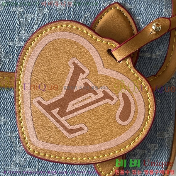 ����*��  SATCHEL ũ�ν��� M2A647-001
